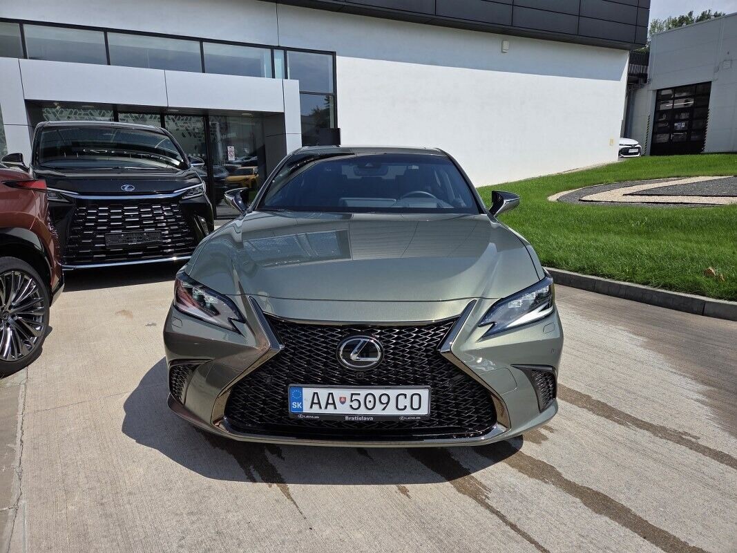 Lexus ES