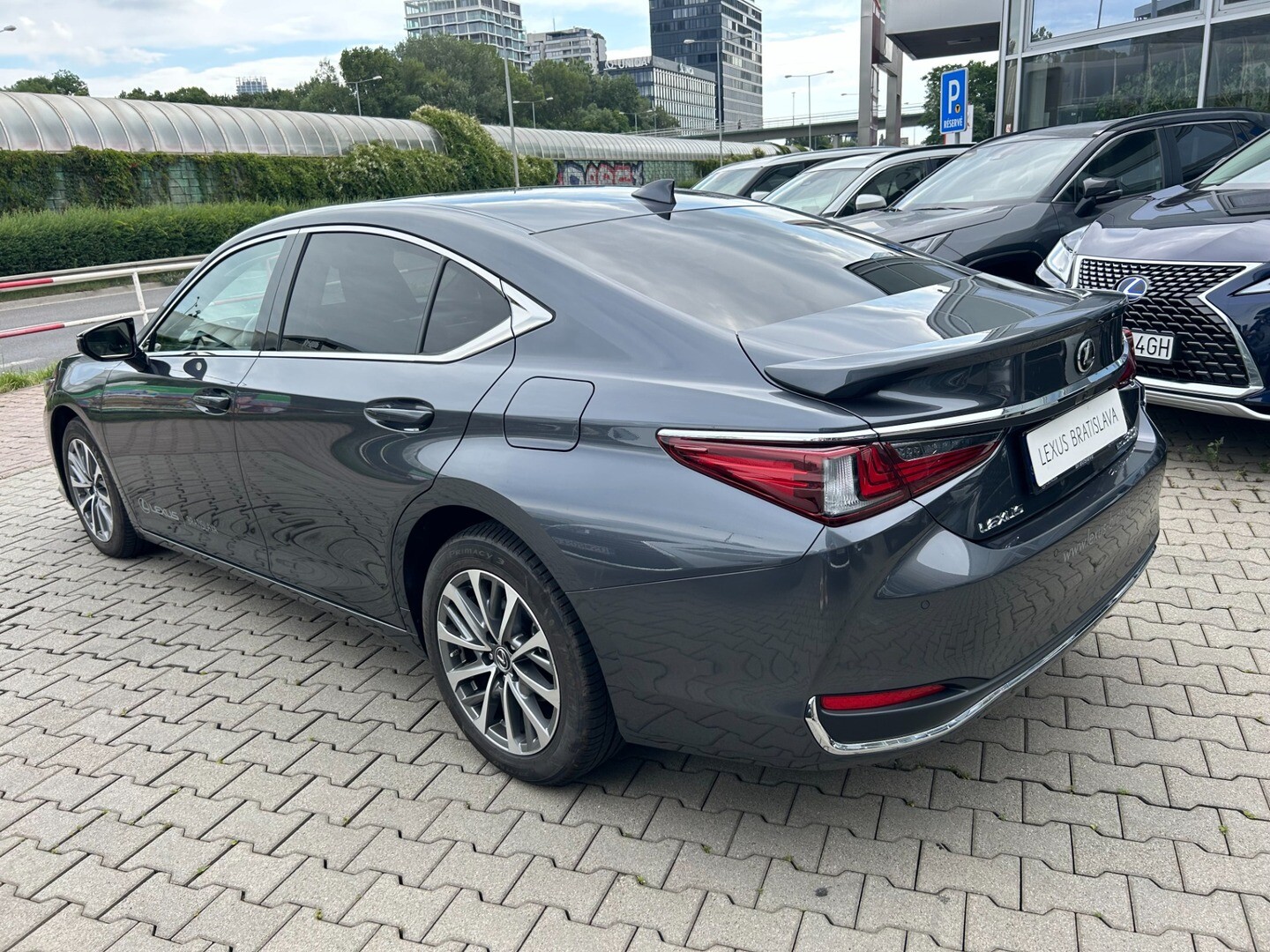 Lexus ES