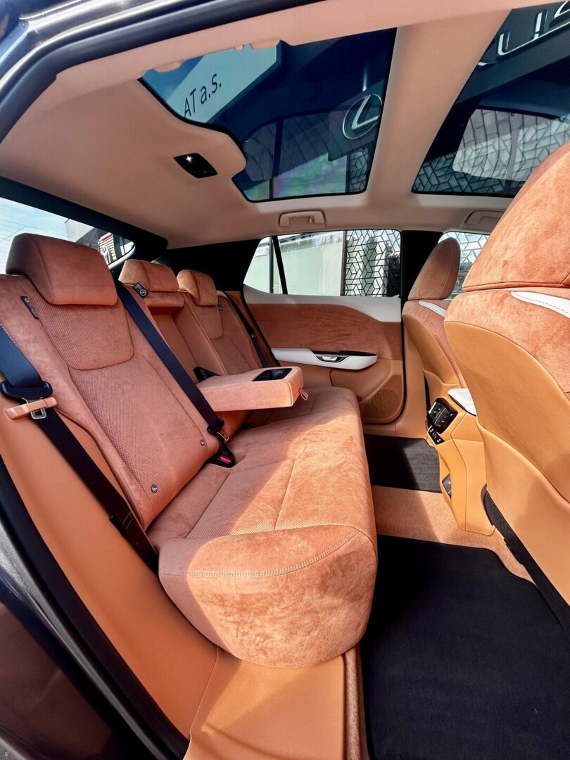 Lexus RZ
