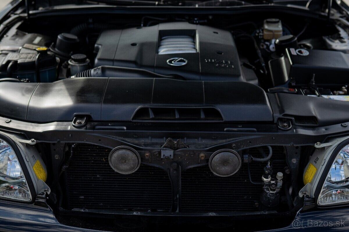 Lexus LS
