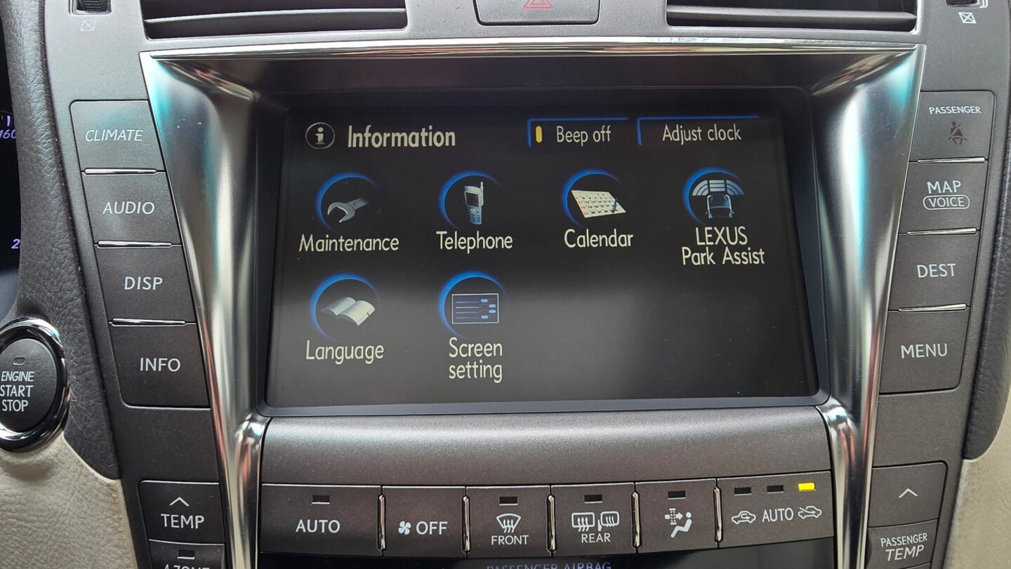 Lexus LS