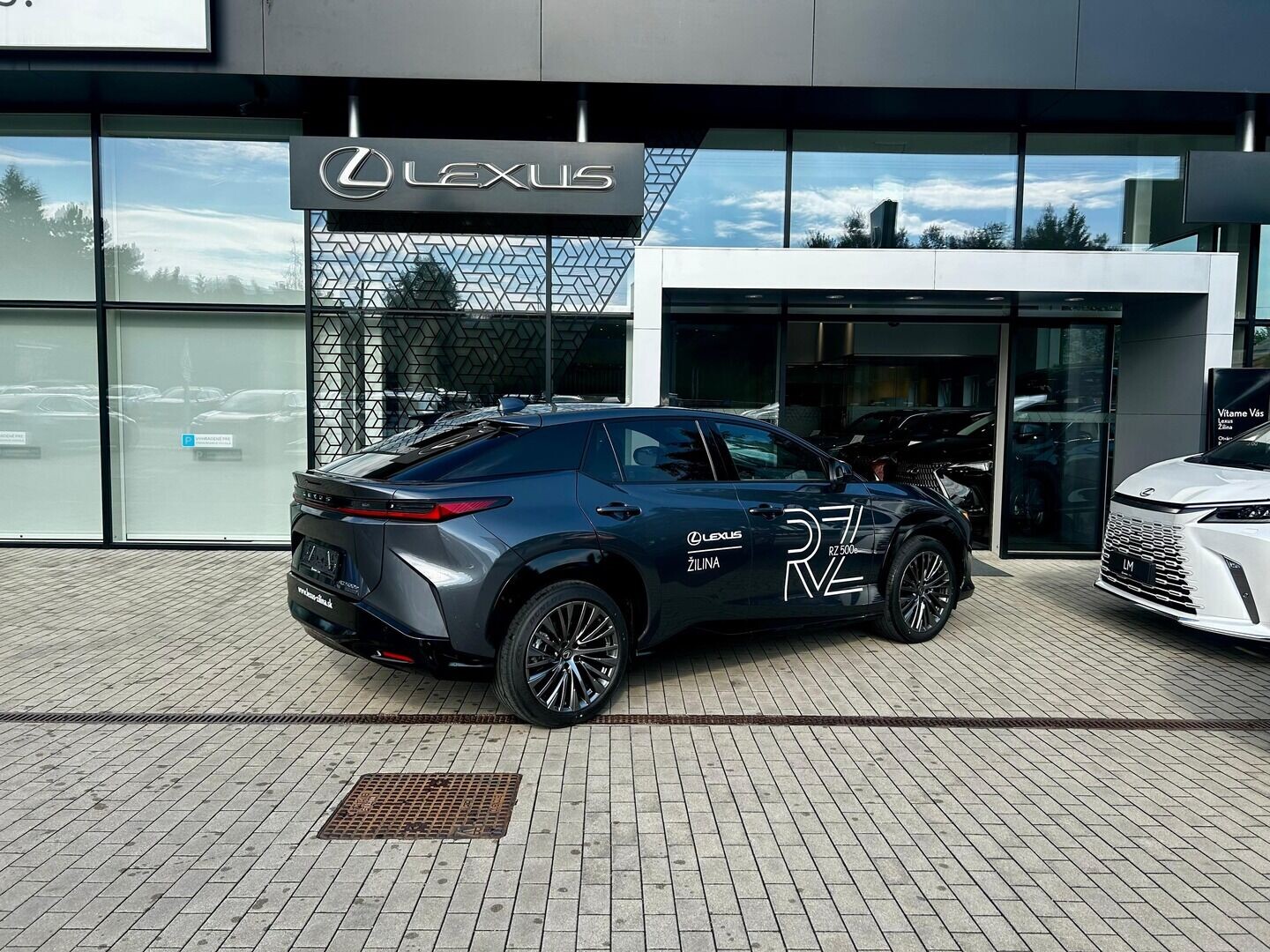 Lexus RZ