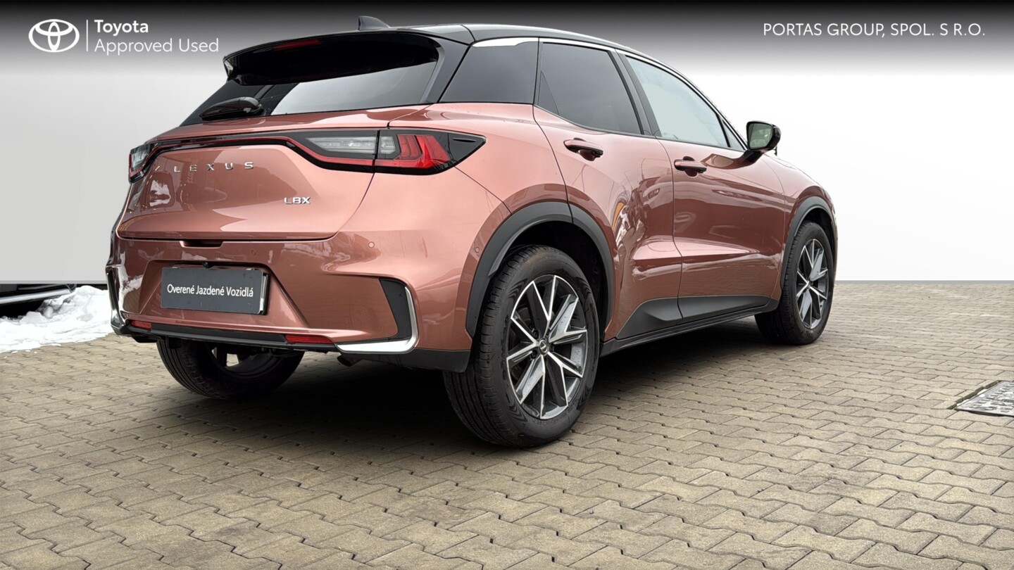 Lexus LBX