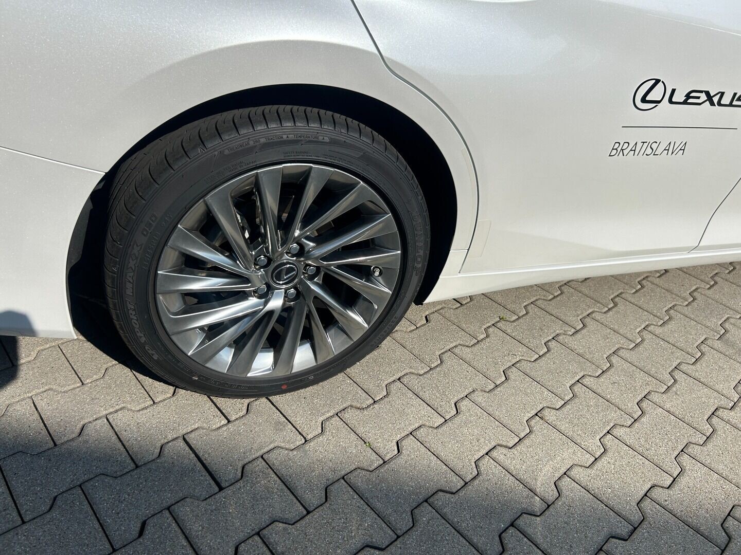 Lexus ES