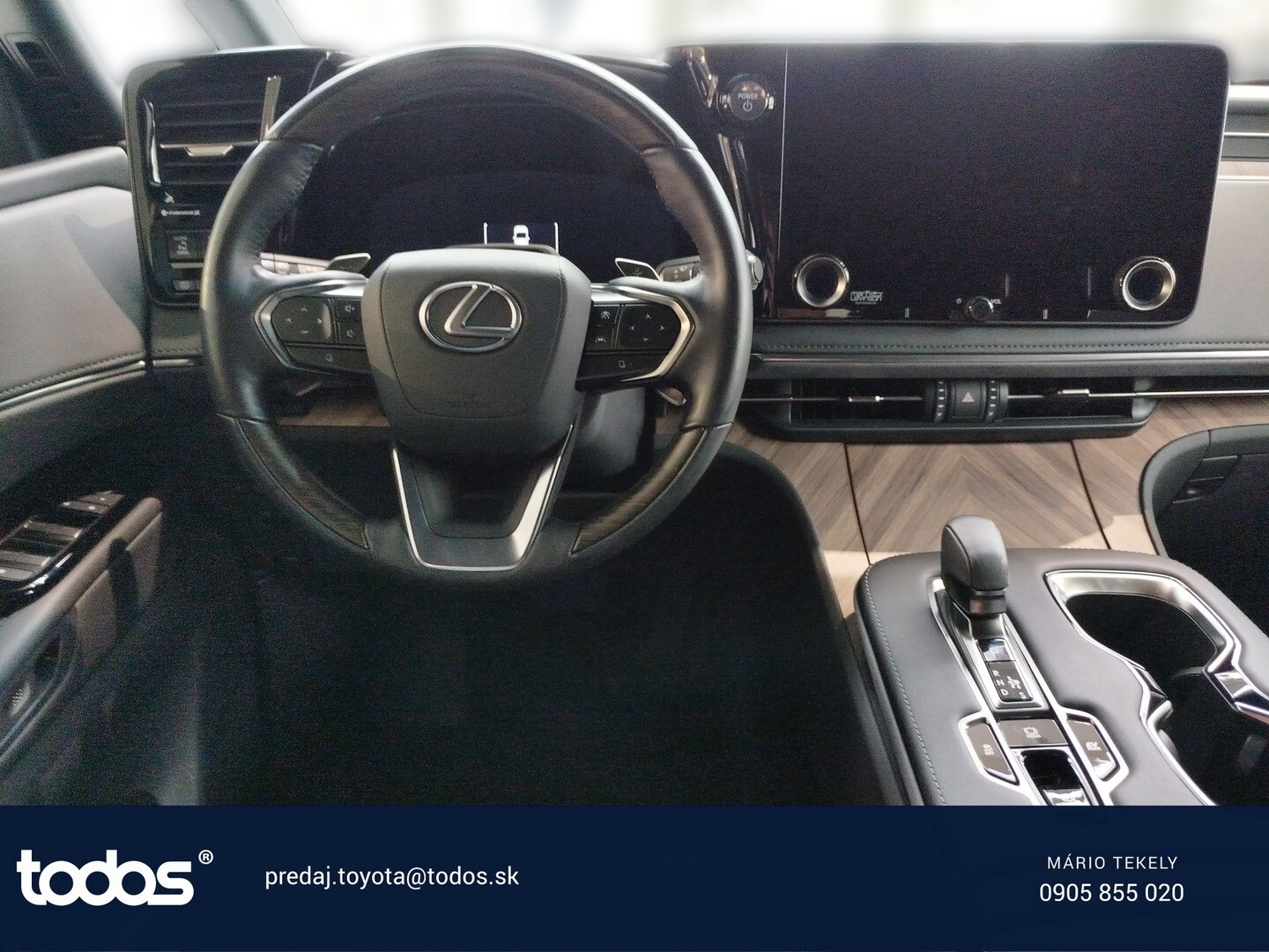Lexus LM
