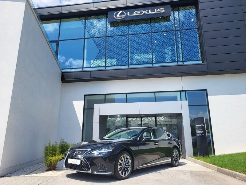 Lexus LS