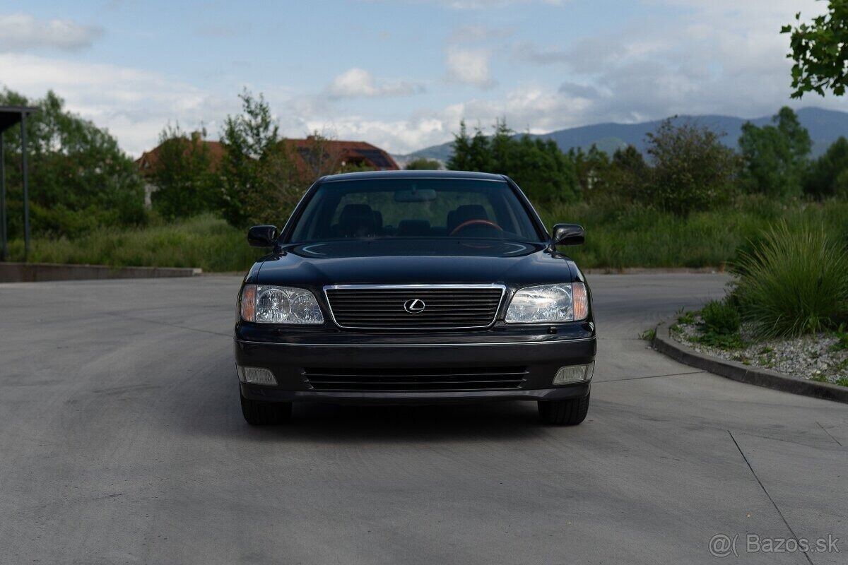 Lexus LS