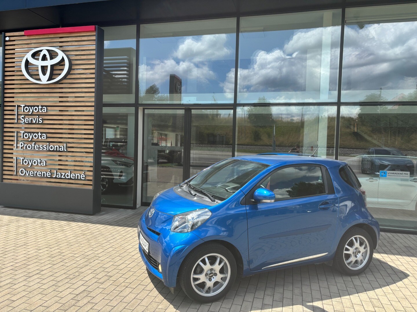 Toyota iQ