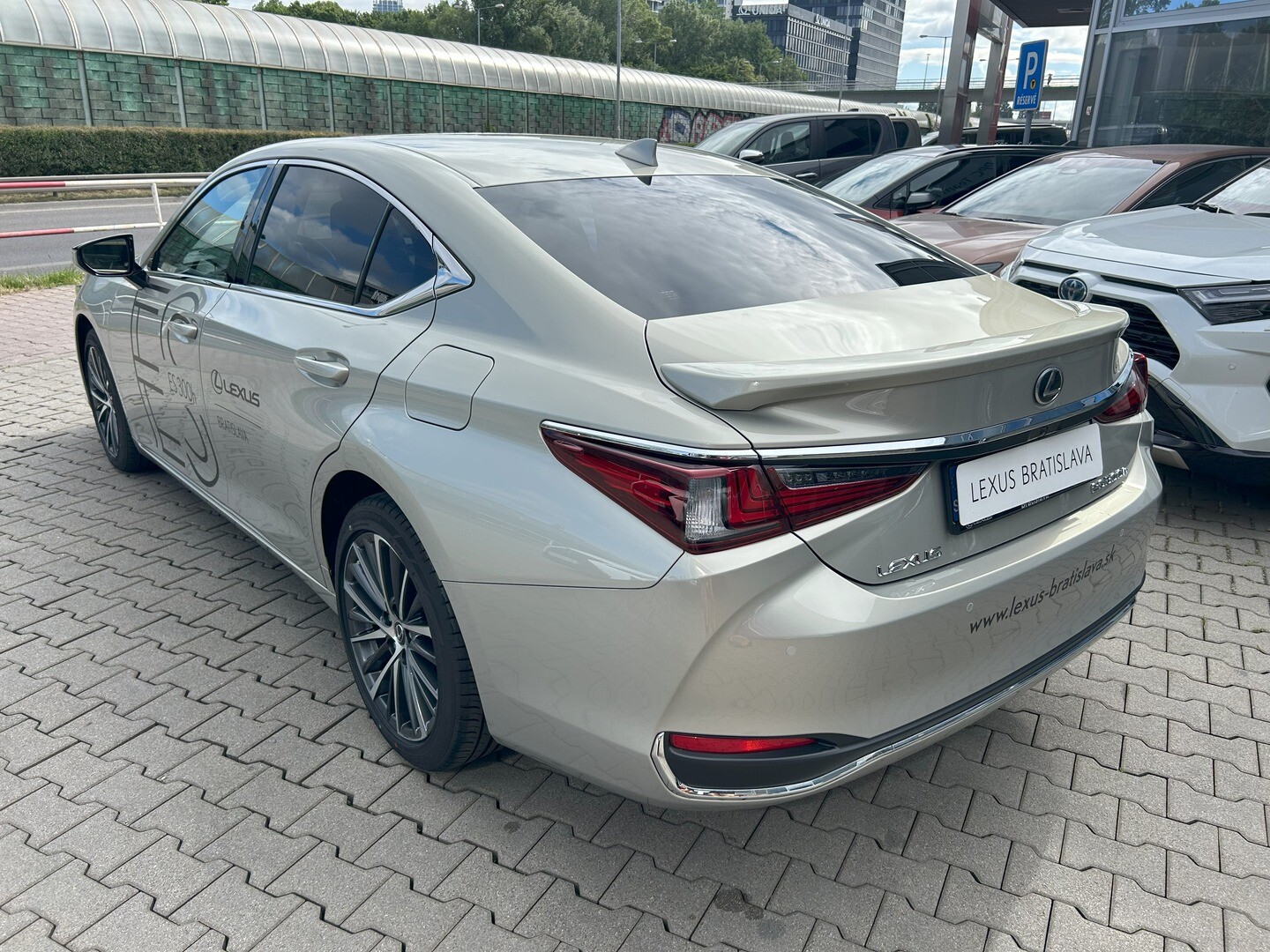 Lexus ES