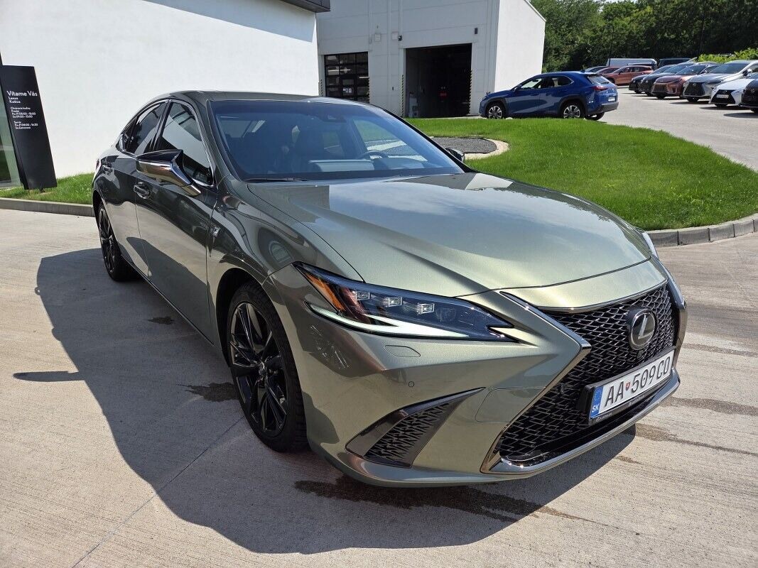 Lexus ES