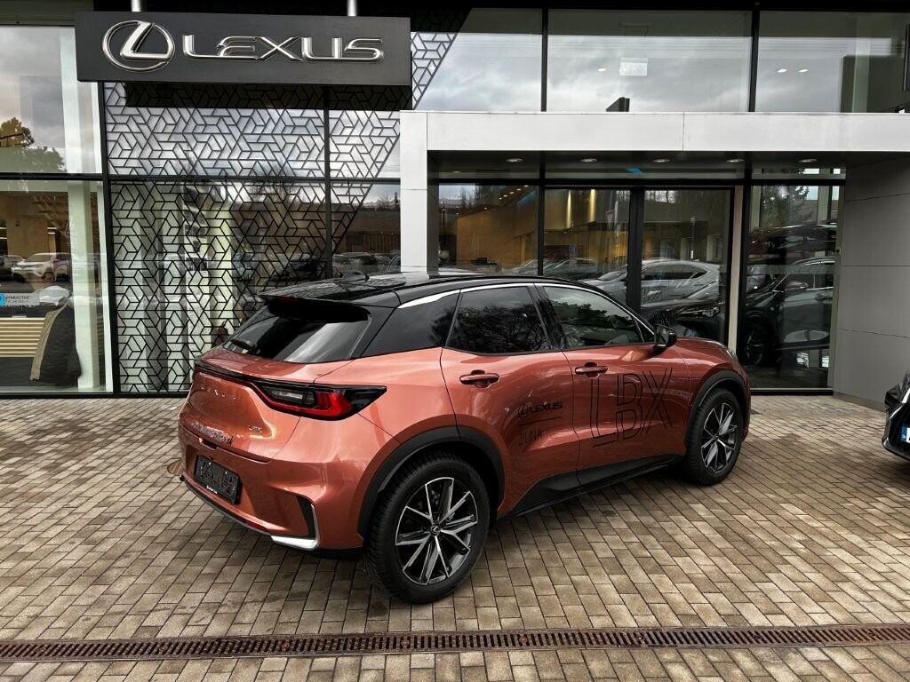 Lexus LBX