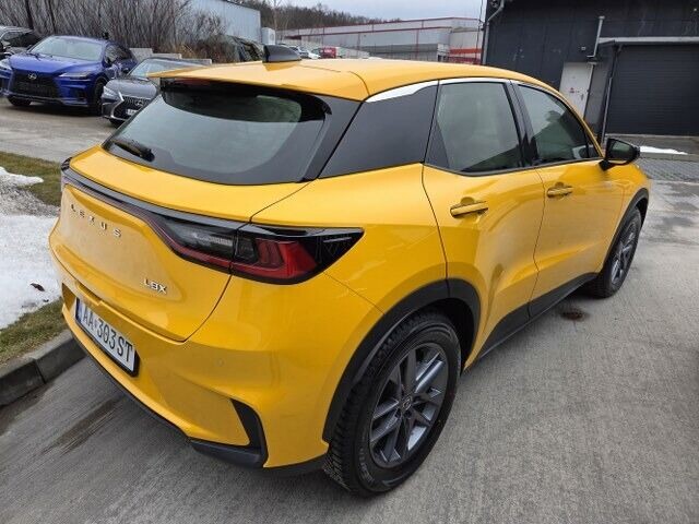 Lexus LBX