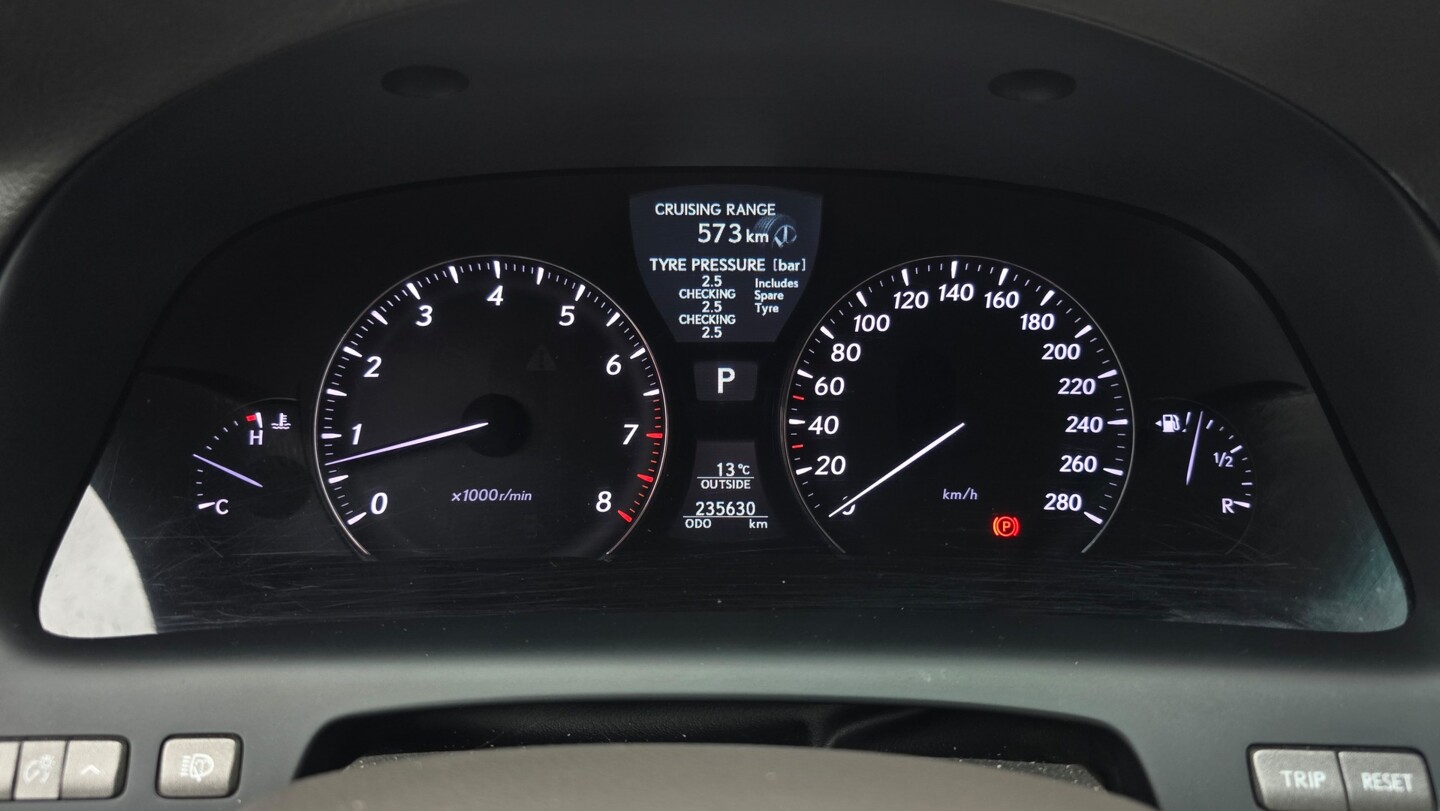 Lexus LS