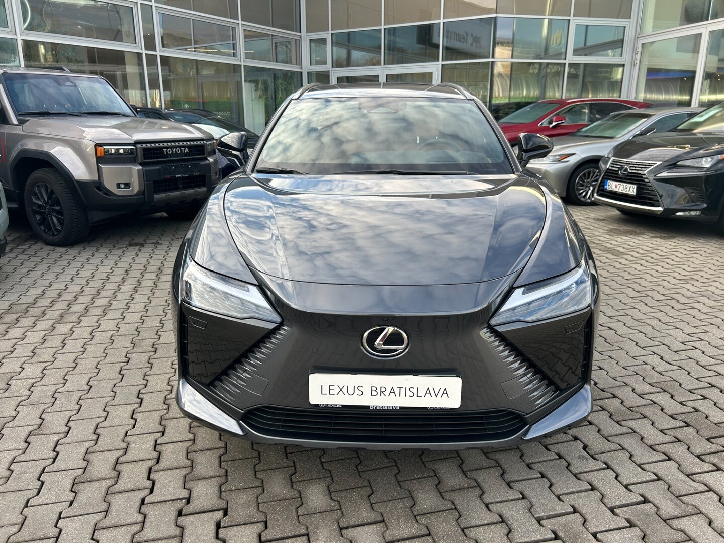 Lexus RZ