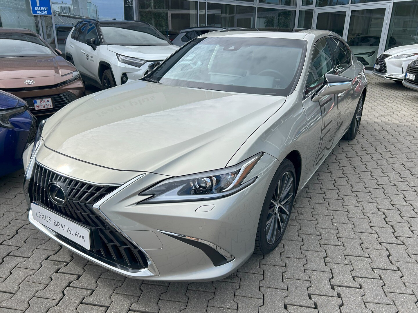 Lexus ES