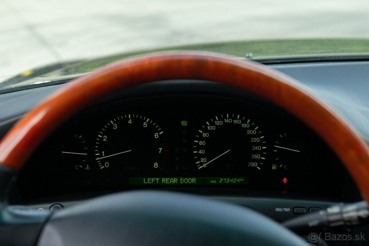 Lexus LS