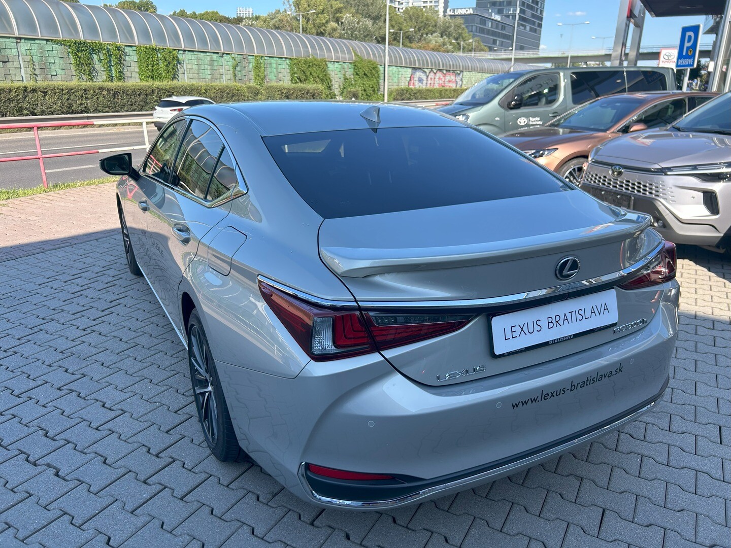 Lexus ES