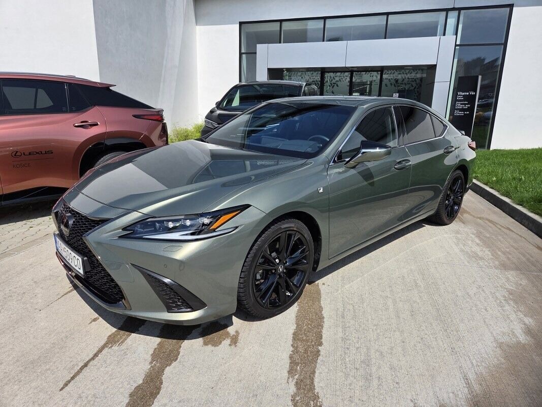 Lexus ES