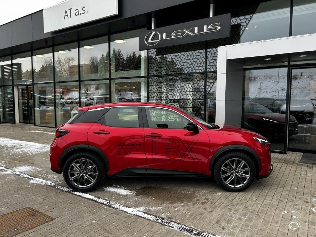 Lexus LBX