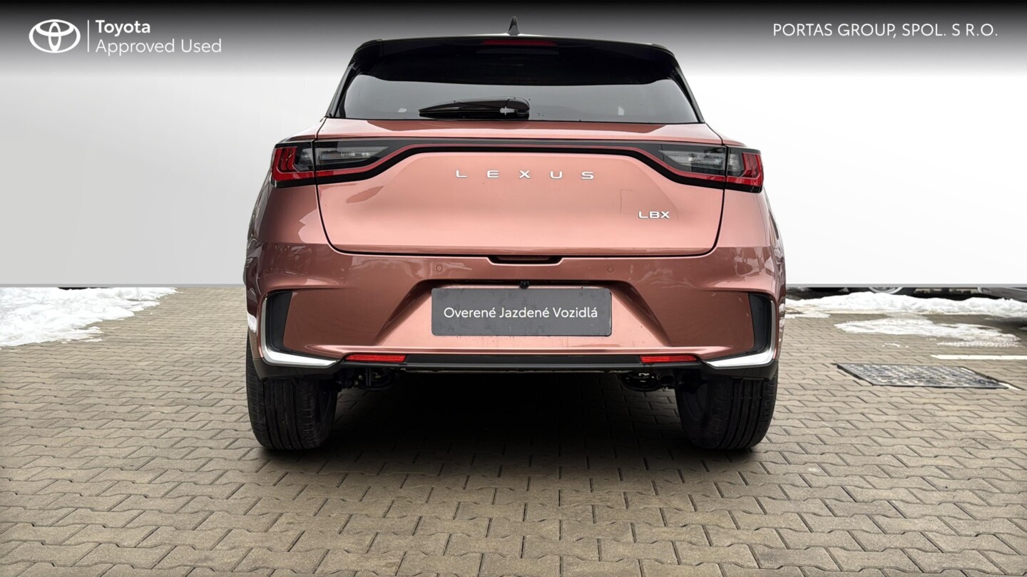 Lexus LBX