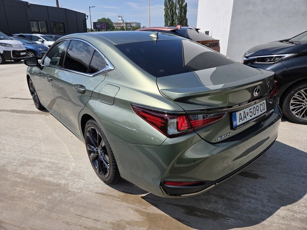 Lexus ES