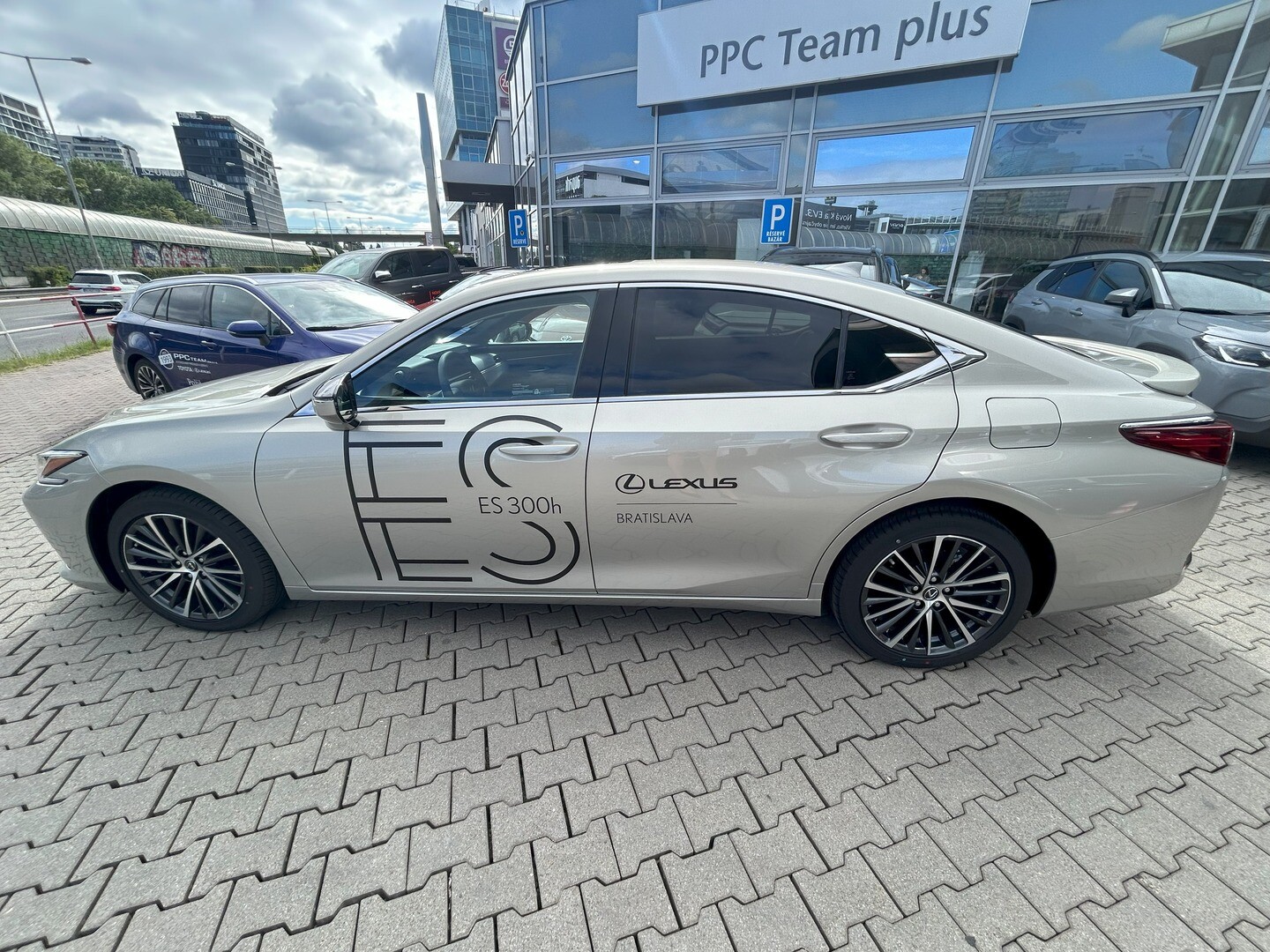Lexus ES