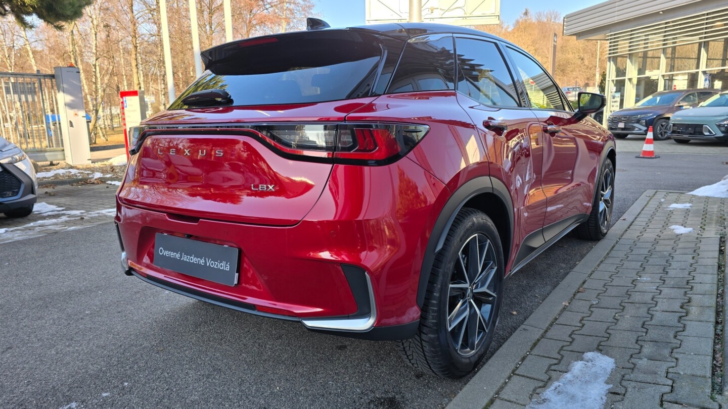 Lexus LBX