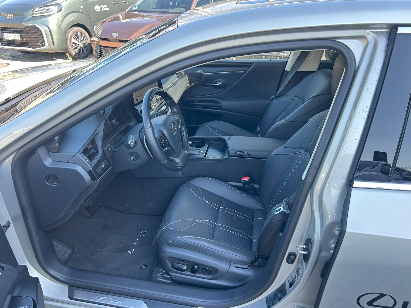 Lexus ES