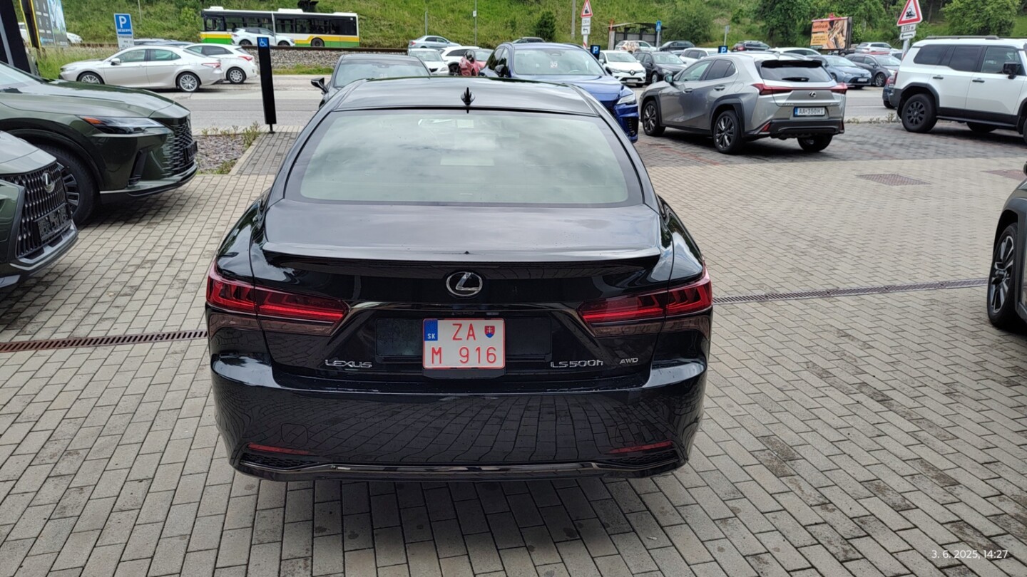 Lexus LS