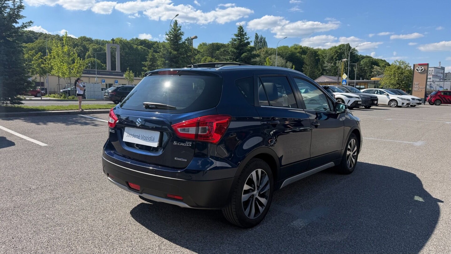 Suzuki SX4