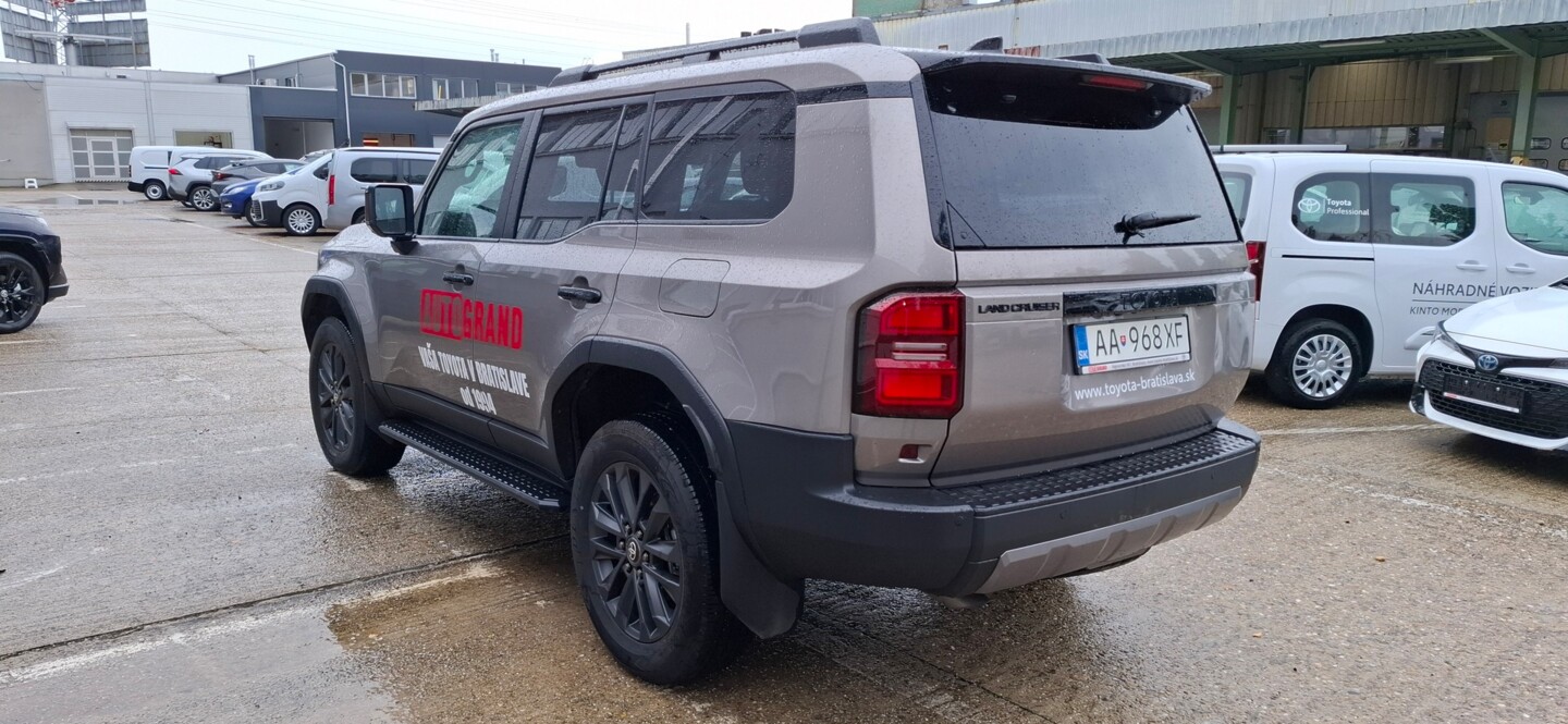 Toyota Land Cruiser