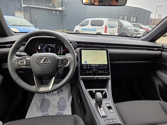Lexus LBX