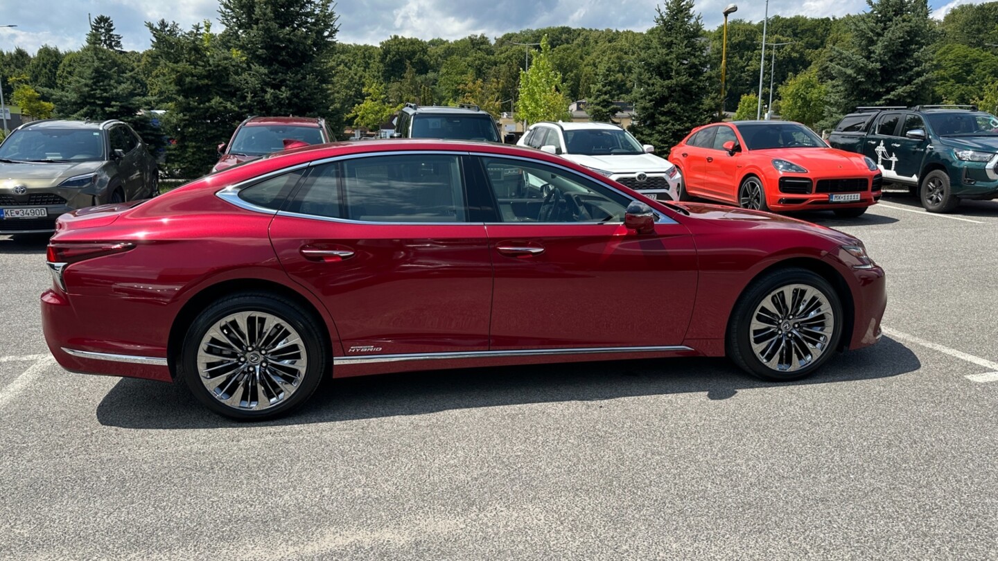 Lexus LS