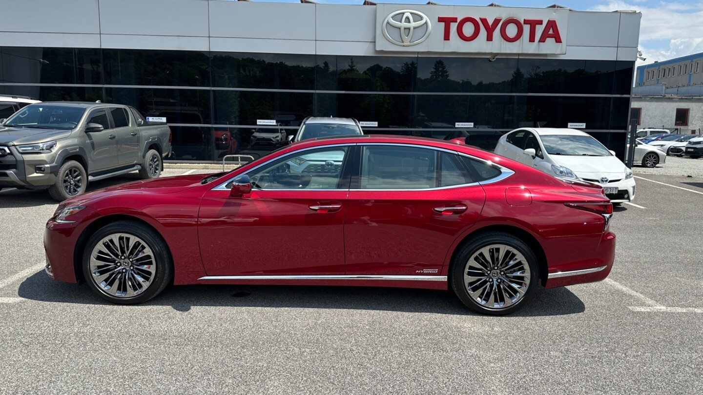 Lexus LS