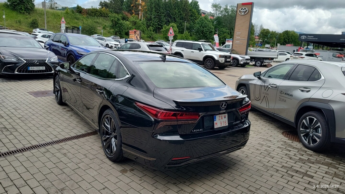 Lexus LS