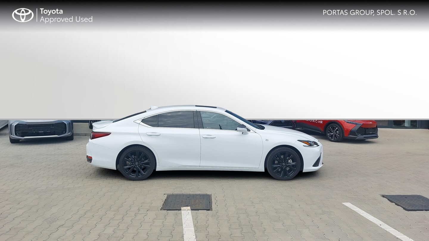Lexus ES