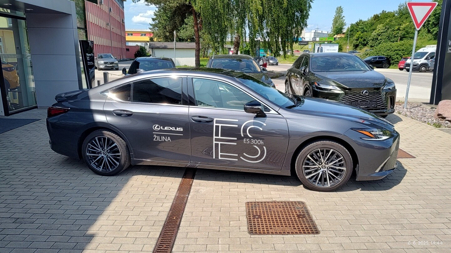 Lexus ES