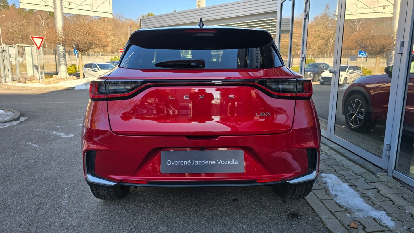 Lexus LBX