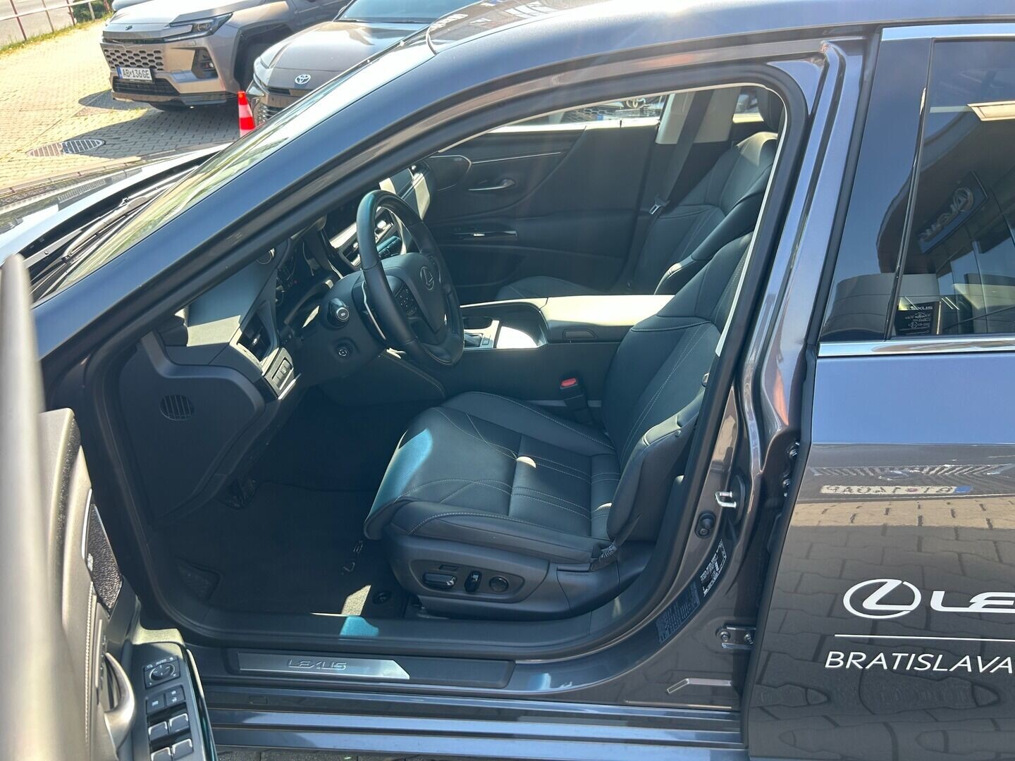 Lexus ES