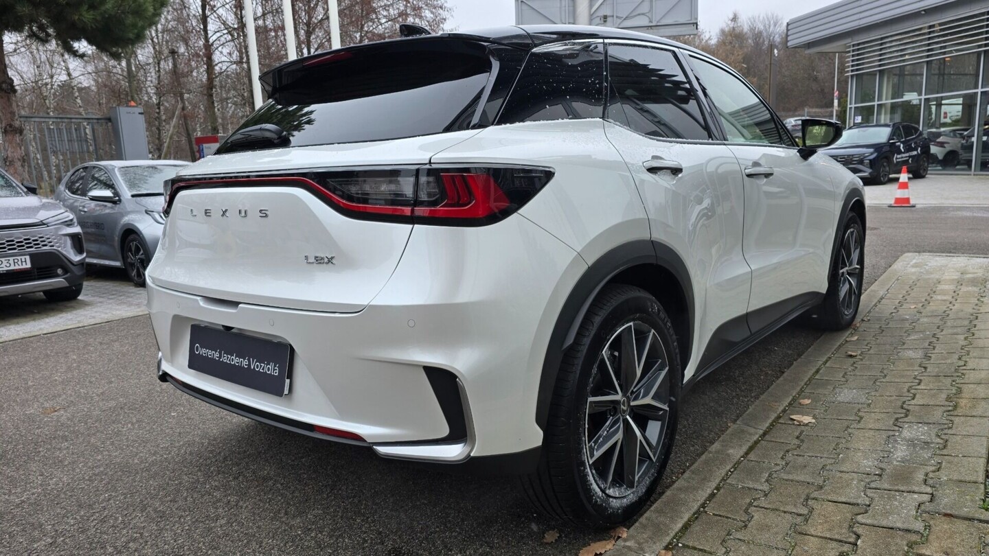 Lexus LBX