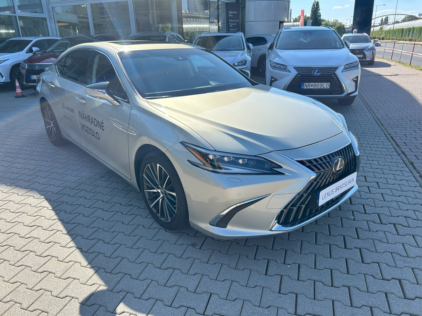 Lexus ES
