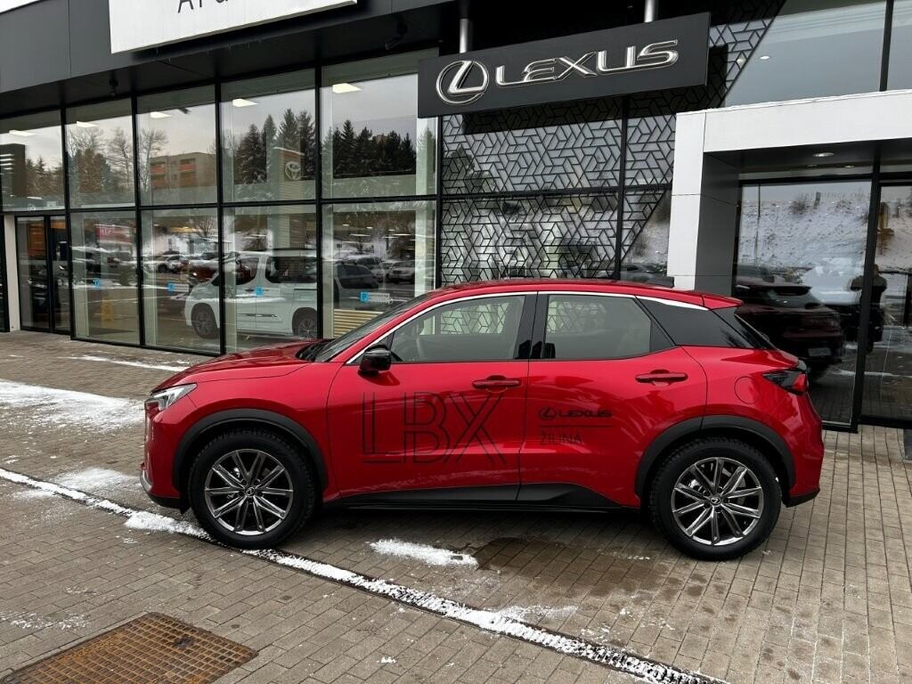 Lexus LBX