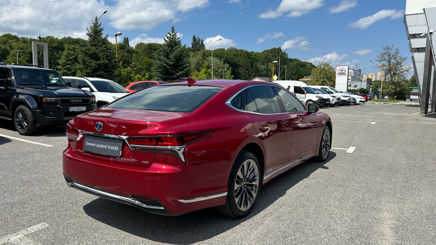 Lexus LS