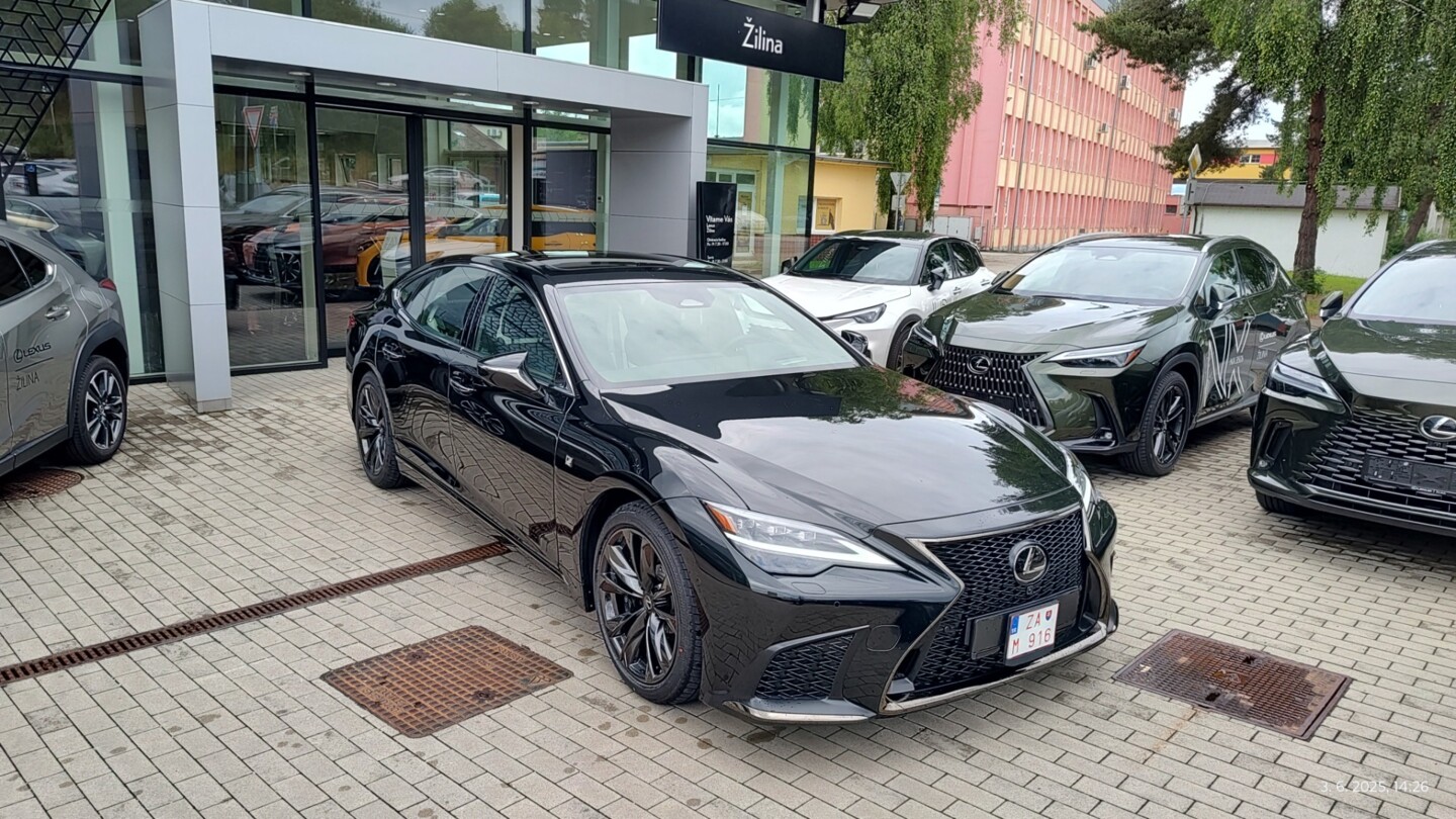 Lexus LS