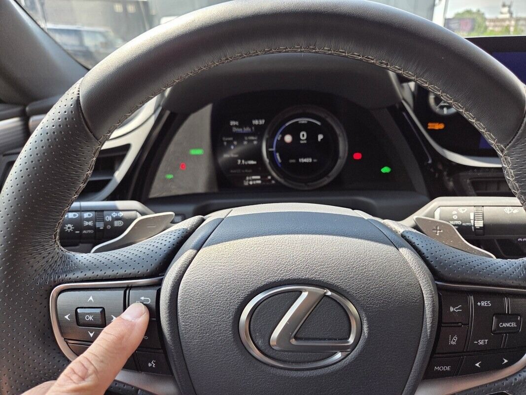 Lexus ES