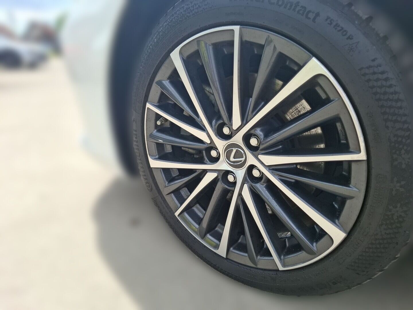 Lexus ES