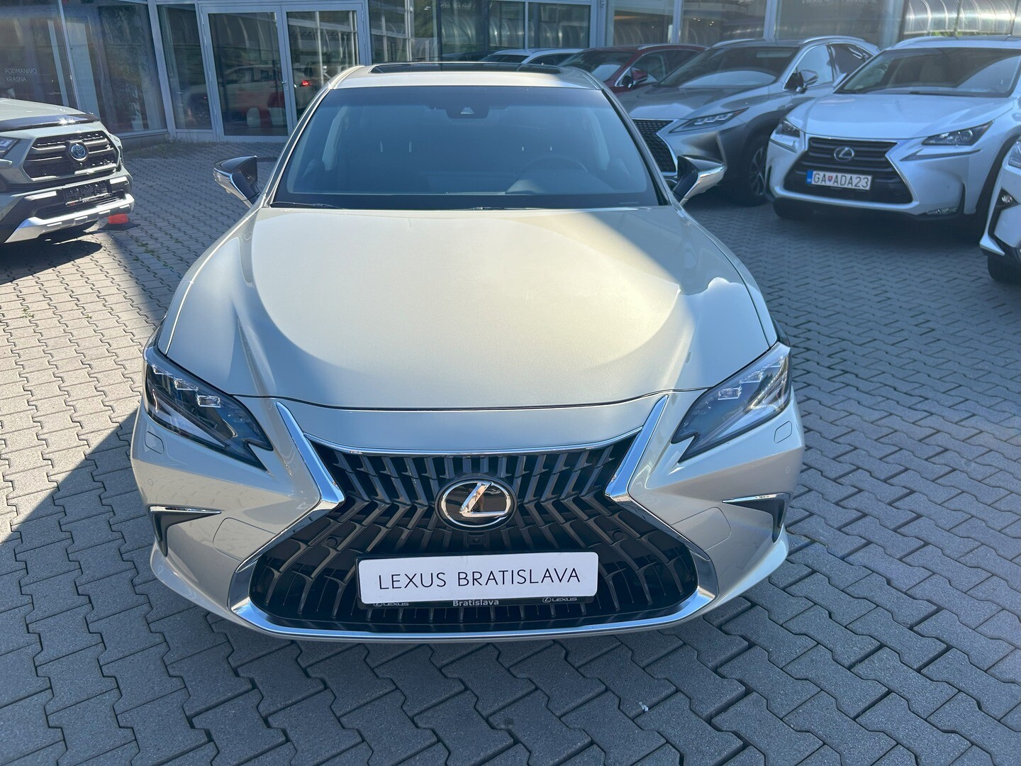 Lexus ES