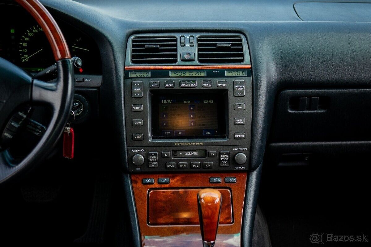Lexus LS
