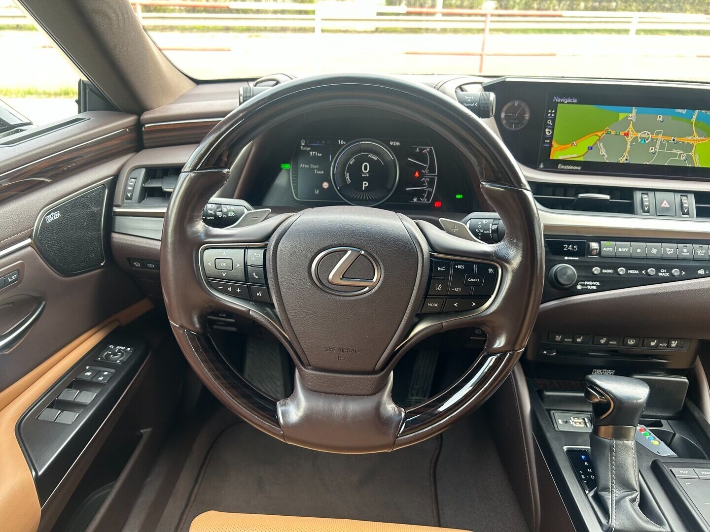 Lexus ES