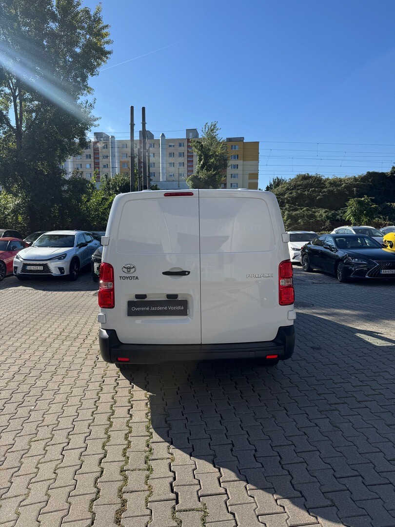 Toyota PROACE